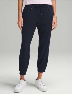 Lululemon Soft Jersey Classic-Fit Mid-Rise Jogger True Navy Size 4 EUC